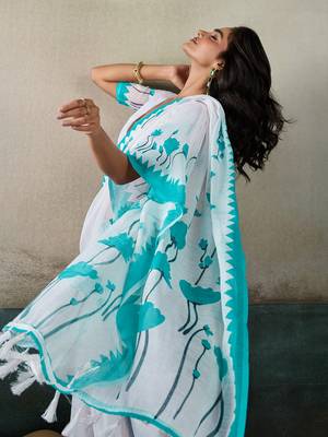 Printed floral ethnic motifs linen digital saree with blouse piece 5