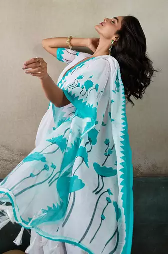 Printed floral ethnic motifs linen digital saree with blouse piece