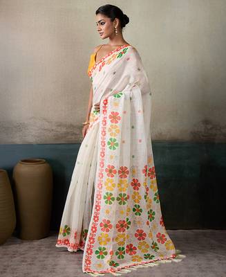 Printed floral ethnic motifs linen digital saree with blouse piece 2