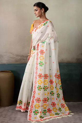 Printed floral ethnic motifs linen digital saree with blouse piece