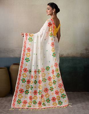 Printed floral ethnic motifs linen digital saree with blouse piece 3