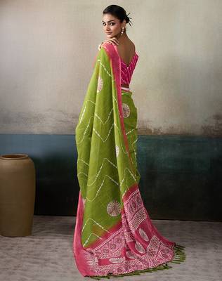 Printed floral ethnic motifs linen digital saree with blouse piece 3