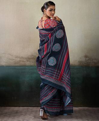 Printed floral ethnic motifs linen digital saree with blouse piece 3