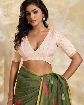 Printed floral ethnic motifs linen digital saree with blouse piece 5