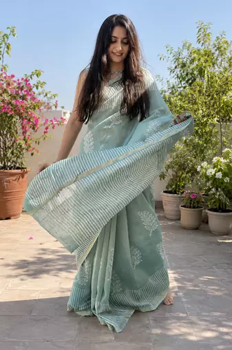 Printed floral ethnic motifs linen digital saree with blouse piece