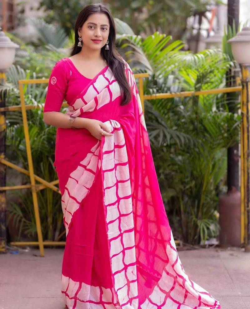 Printed floral ethnic motifs linen digital saree with blouse piece