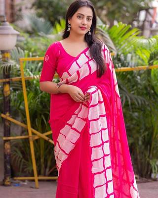 Printed floral ethnic motifs linen digital saree with blouse piece 3