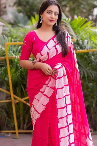 Printed floral ethnic motifs linen digital saree with blouse piece
