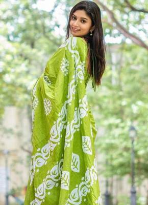 Printed floral ethnic motifs linen digital saree with blouse piece 2