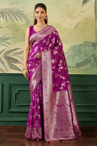 Woven design floral zari silk blend handloom banarasi saree with blouse piece