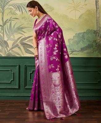 Woven design floral zari silk blend handloom banarasi saree with blouse piece 2