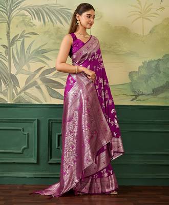 Woven design floral zari silk blend handloom banarasi saree with blouse piece 4