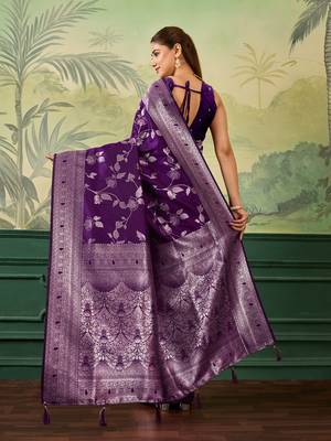 Woven design floral zari silk blend handloom banarasi saree with blouse piece 3