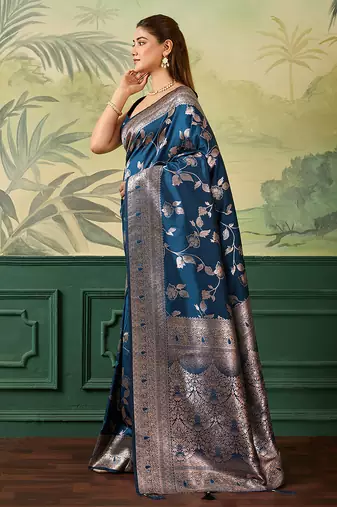 Woven design floral zari silk blend handloom banarasi saree with blouse piece