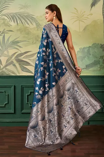 Woven design floral zari silk blend handloom banarasi saree with blouse piece