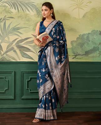 Woven design floral zari silk blend handloom banarasi saree with blouse piece 4