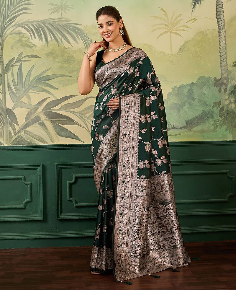 Woven design floral zari silk blend handloom banarasi saree with blouse piece