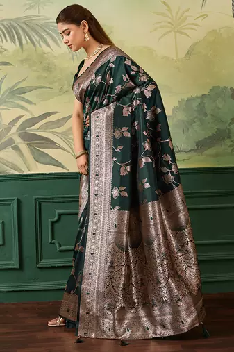 Woven design floral zari silk blend handloom banarasi saree with blouse piece