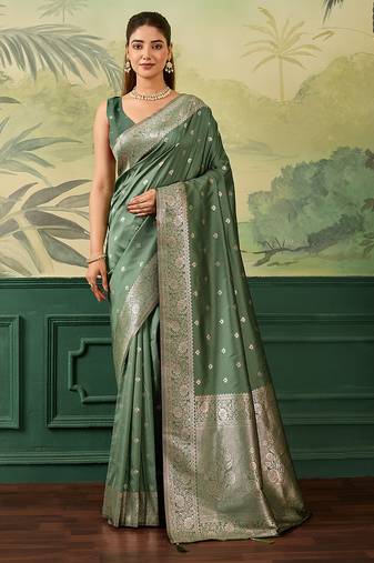 Woven design zari silk blend handloom banarasi saree with blouse piece