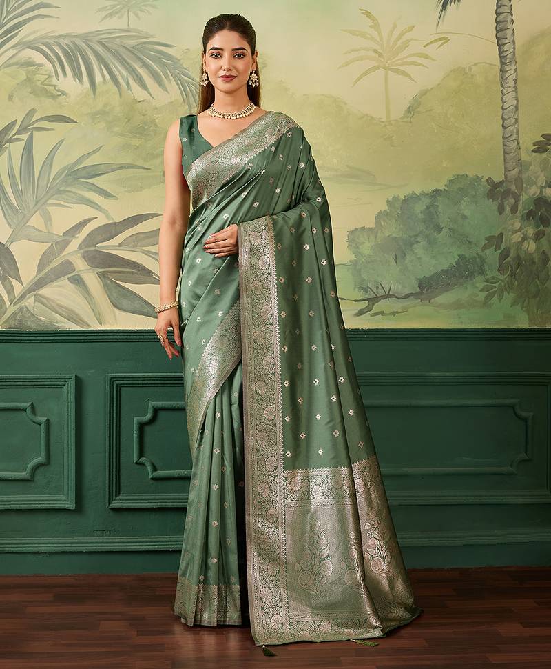 Woven design zari silk blend handloom banarasi saree with blouse piece