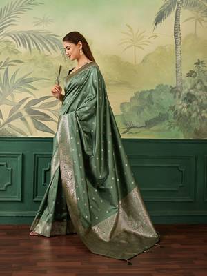 Woven design zari silk blend handloom banarasi saree with blouse piece 4