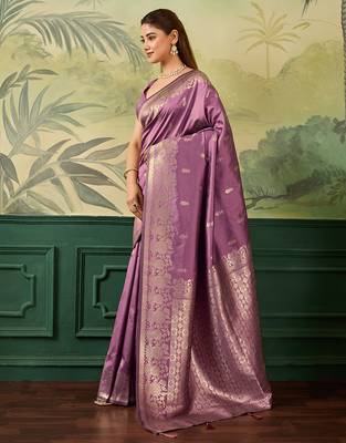 Woven design zari silk blend handloom banarasi saree with blouse piece 2