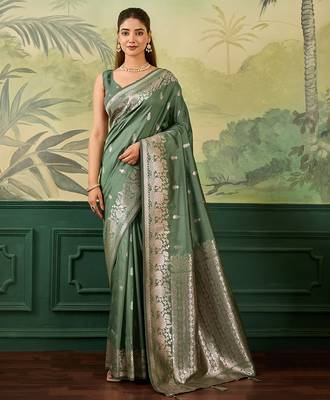 Woven design zari silk blend handloom banarasi saree with blouse piece 1