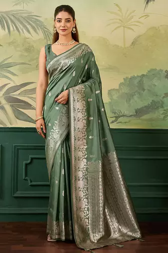 Woven design zari silk blend handloom banarasi saree with blouse piece