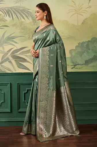 Woven design zari silk blend handloom banarasi saree with blouse piece