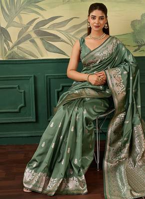 Woven design zari silk blend handloom banarasi saree with blouse piece 4
