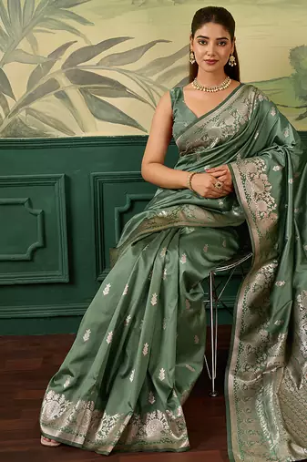 Woven design zari silk blend handloom banarasi saree with blouse piece