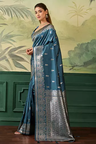 Woven design zari silk blend handloom banarasi saree with blouse piece