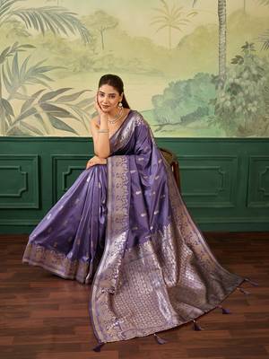 Woven design zari silk blend handloom banarasi saree with blouse piece 4