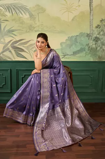 Woven design zari silk blend handloom banarasi saree with blouse piece