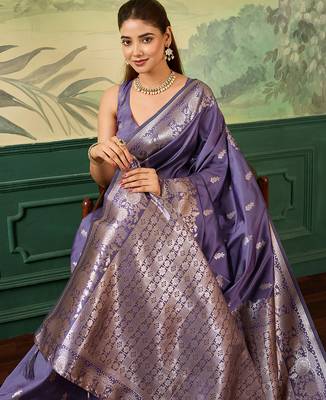 Woven design zari silk blend handloom banarasi saree with blouse piece 5