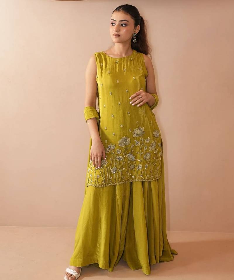 Women floral embroidered regular sequinned silk crepe kurta with sharara & with dupatta