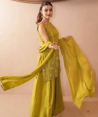 Women floral embroidered regular sequinned silk crepe kurta with sharara & with dupatta 2