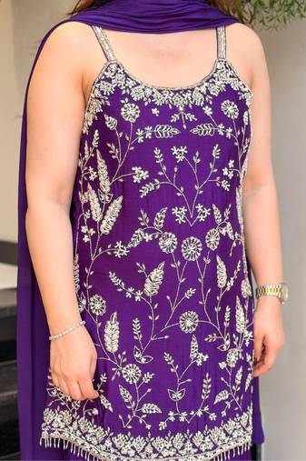 Women floral embroidered regular thread work kurta with sharara & with dupatta