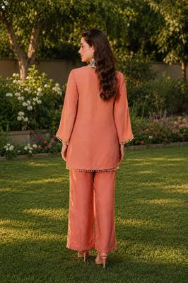 Women ethnic motifs embroidered regular thread work kurta with palazzo 2