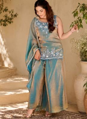 Women ethnic motifs embroidered regular thread work kurta with palazzo & with dupatta 2