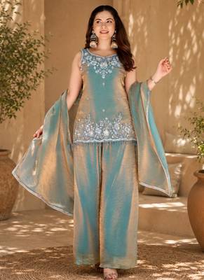 Women ethnic motifs embroidered regular thread work kurta with palazzo & with dupatta 4