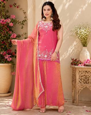 Women ethnic motifs embroidered regular thread work kurta with palazzo & with dupatta 4