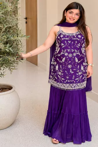 Women floral embroidered regular thread work kurta with sharara & with dupatta