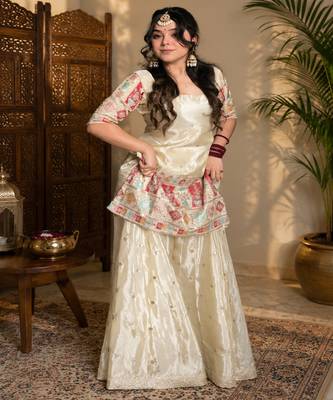 Women ethnic motifs embroidered regular thread work kurta with sharara & with dupatta 3