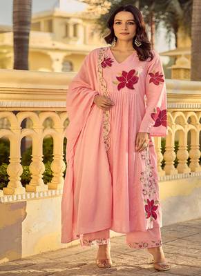 Women floral embroidered regular thread work kurta with trousers & with dupatta 1