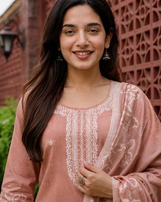 Crtx light maroon jaquard pure cotton kurti with dupatta and pant 4