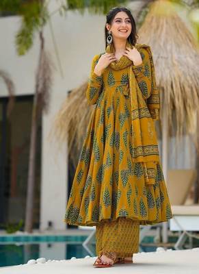 Festive wear mustard yellow & green ethnic printed muslin kurta palazzo set for women 1