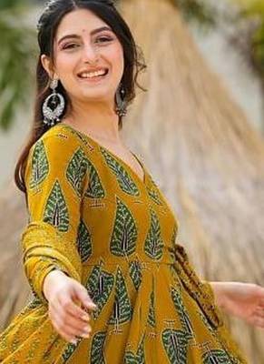 Festive wear mustard yellow & green ethnic printed muslin kurta palazzo set for women 2