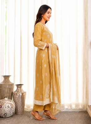 Crtx light yellow jaquard pure cotton kurti with dupatta and pant 2