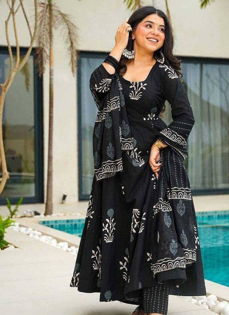 Festive wear black ethnic print mal cotton kurta palazzo set for women
